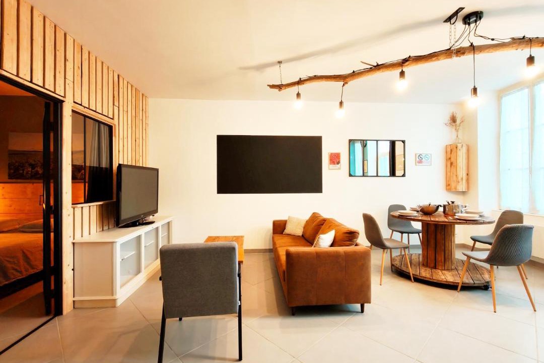 Photo of Livingroom in Saint-Cyr-les-Colons