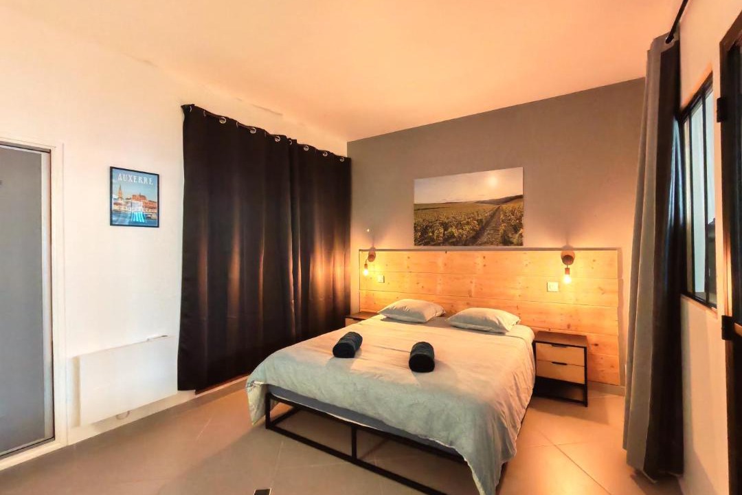 Photo of Bedroom in Saint-Cyr-les-Colons