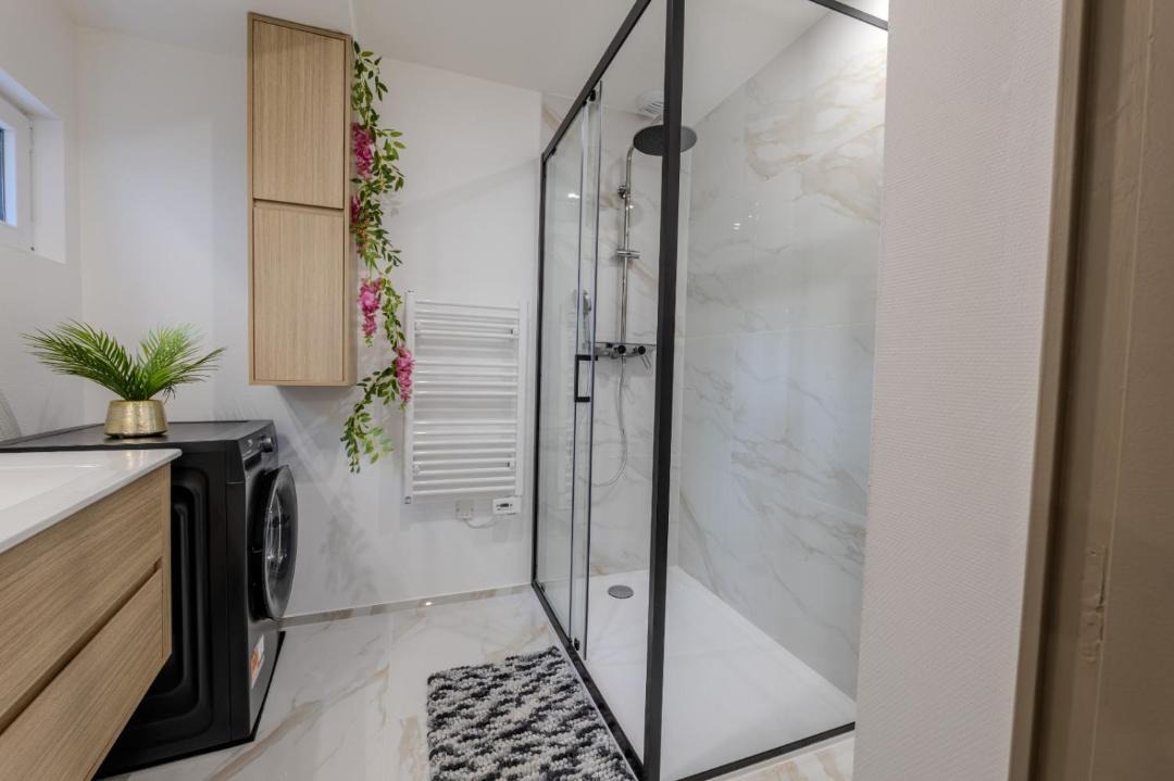 Photo of Bathroom in Chalons-en-Champagne