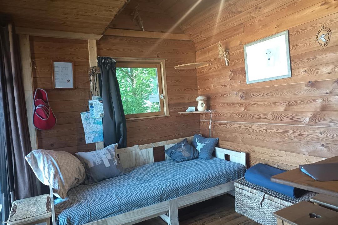 Photo of Bedroom in Outines