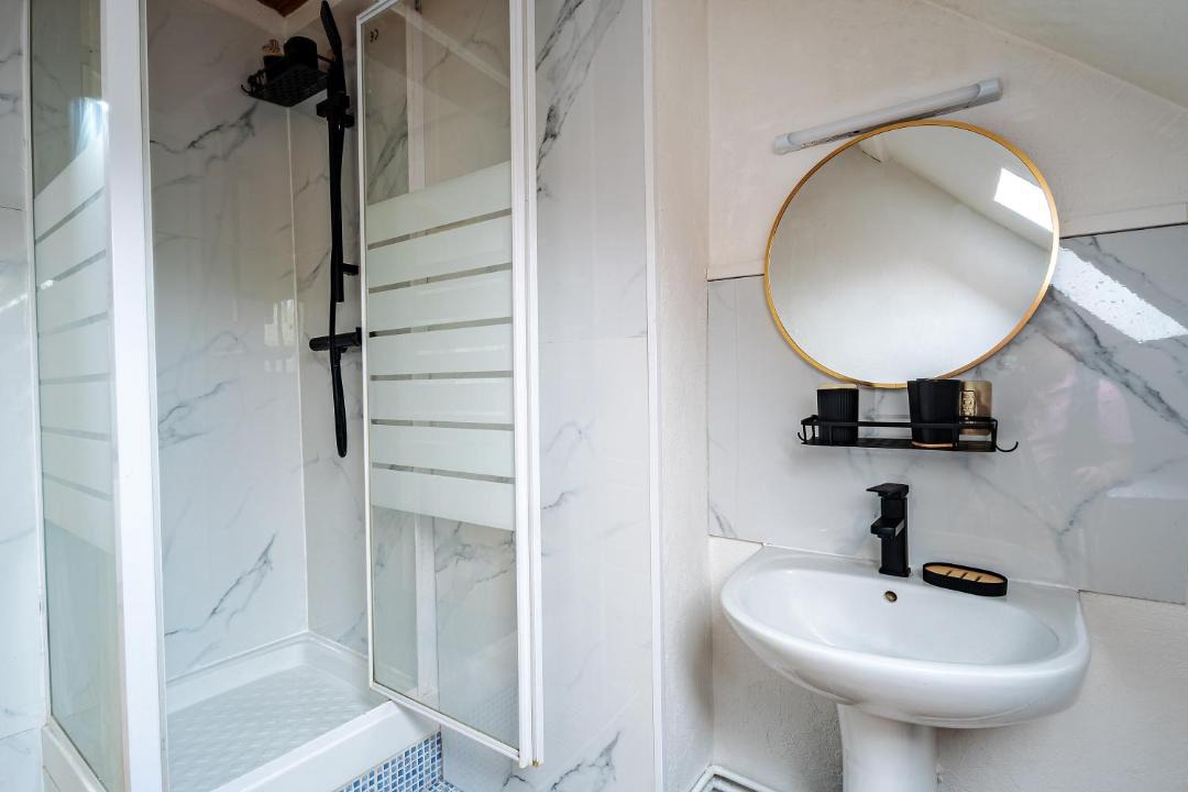 Photo of Bathroom in Romilly-sur-Seine
