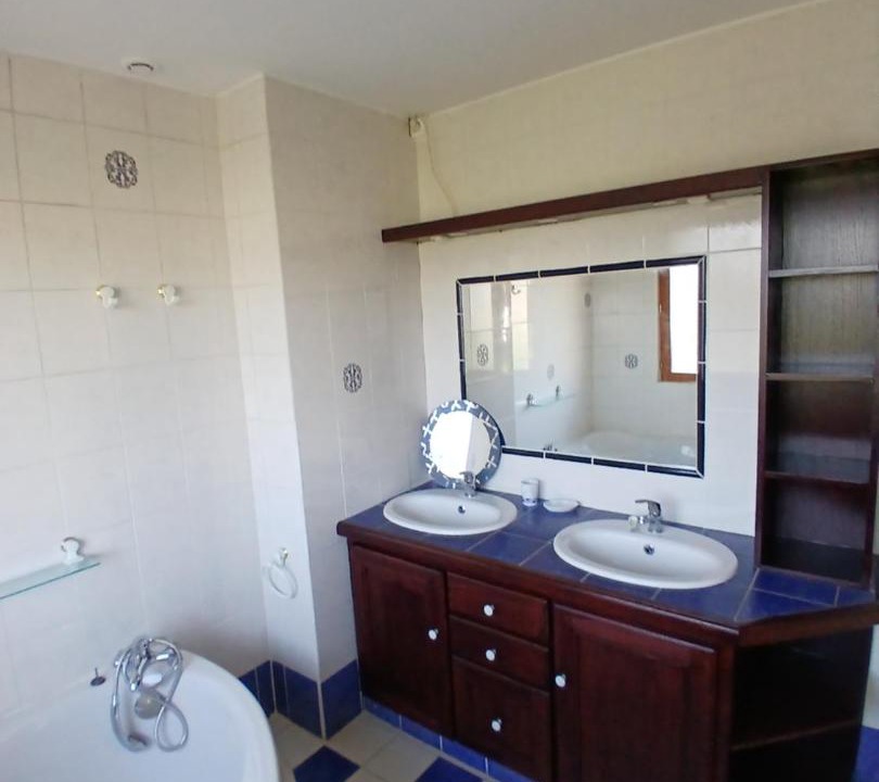 Photo of Bathroom in Plaisance
