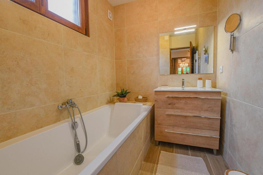 Photo of Bathroom in Bar-sur-Seine