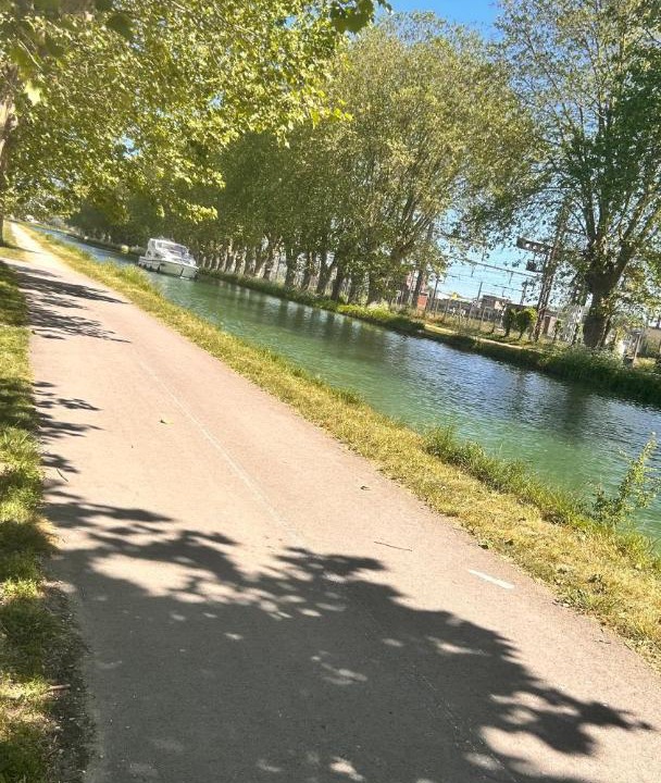 Photo of Others in Laroche-Saint-Cydroine