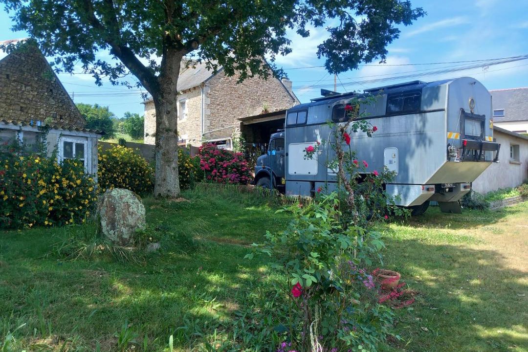 Photo of Others in Henon