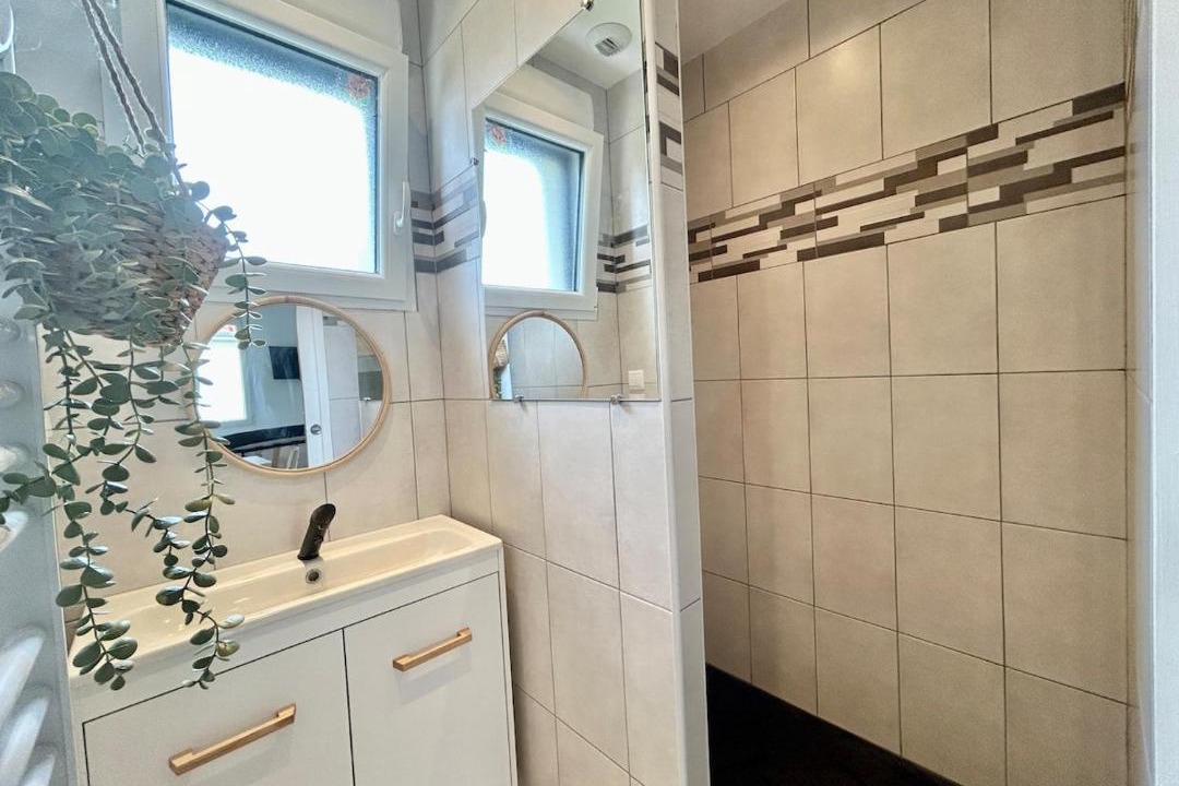 Photo of Bathroom in Chatillon-sur-Broue