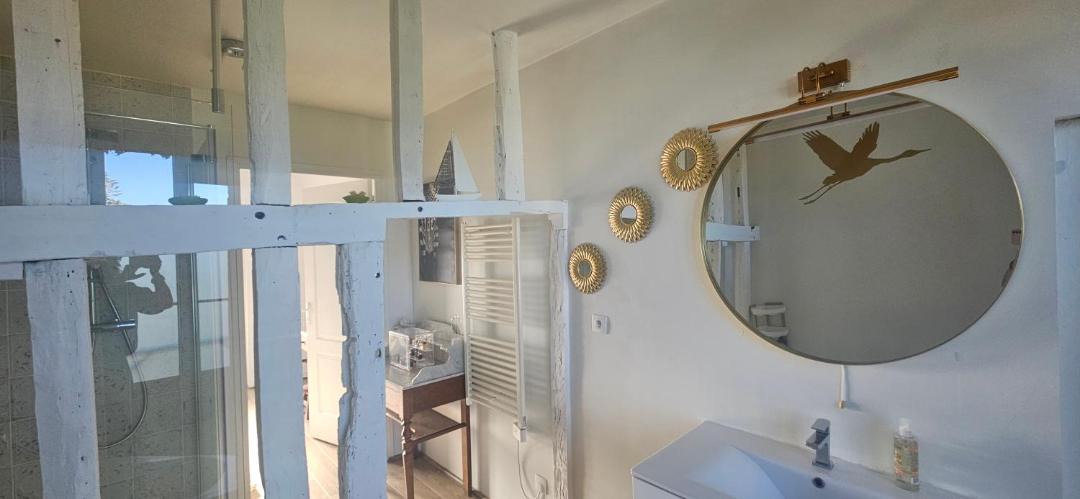 Photo of Bathroom in Larzicourt