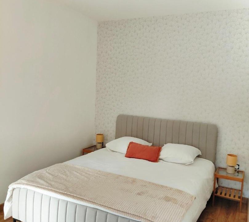 Photo of Bedroom in Longpre-le-Sec