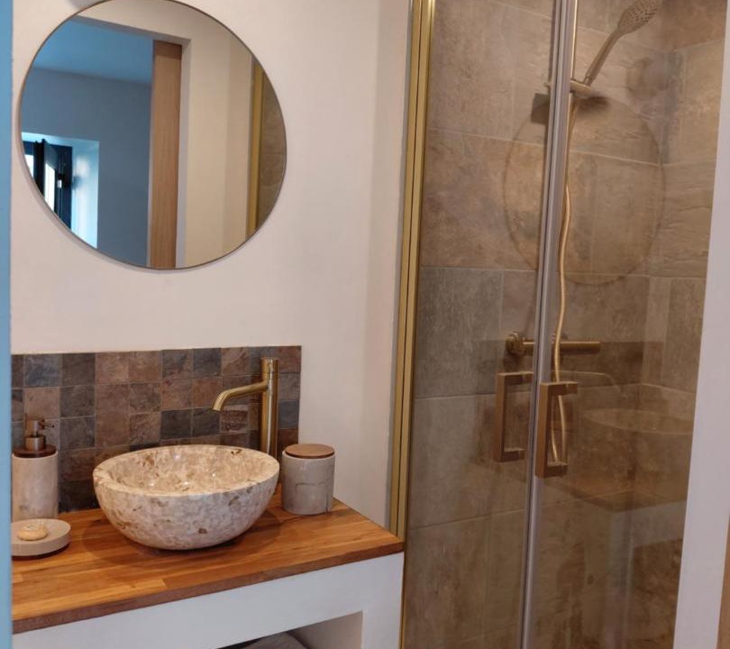 Photo of Bathroom in Longpre-le-Sec