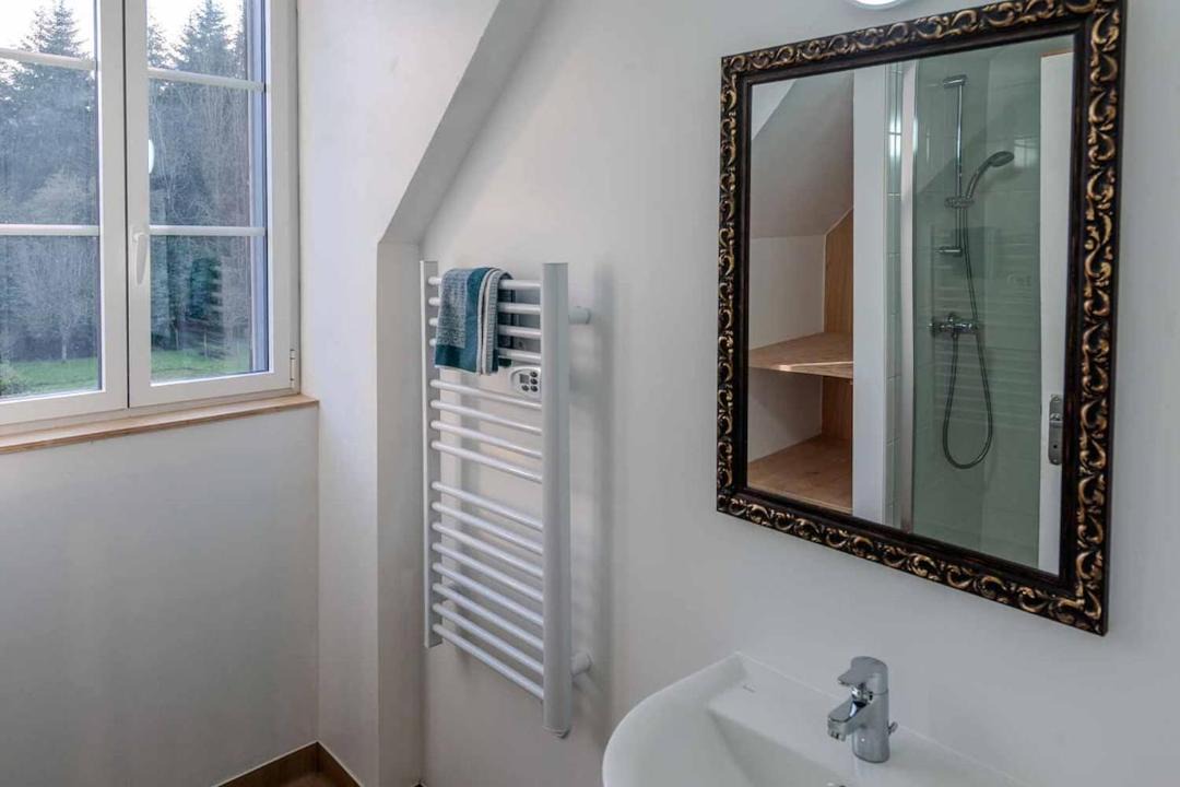 Photo of Bathroom in Plemet