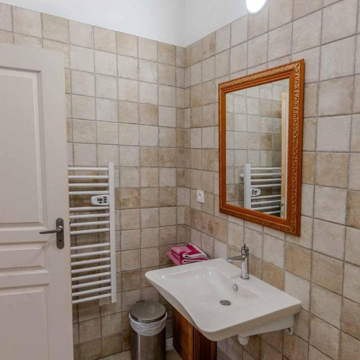 Photo of Bathroom in Plemet