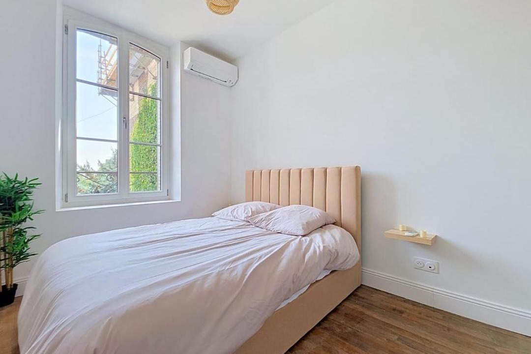 Photo of Bedroom in Sainte-Savine
