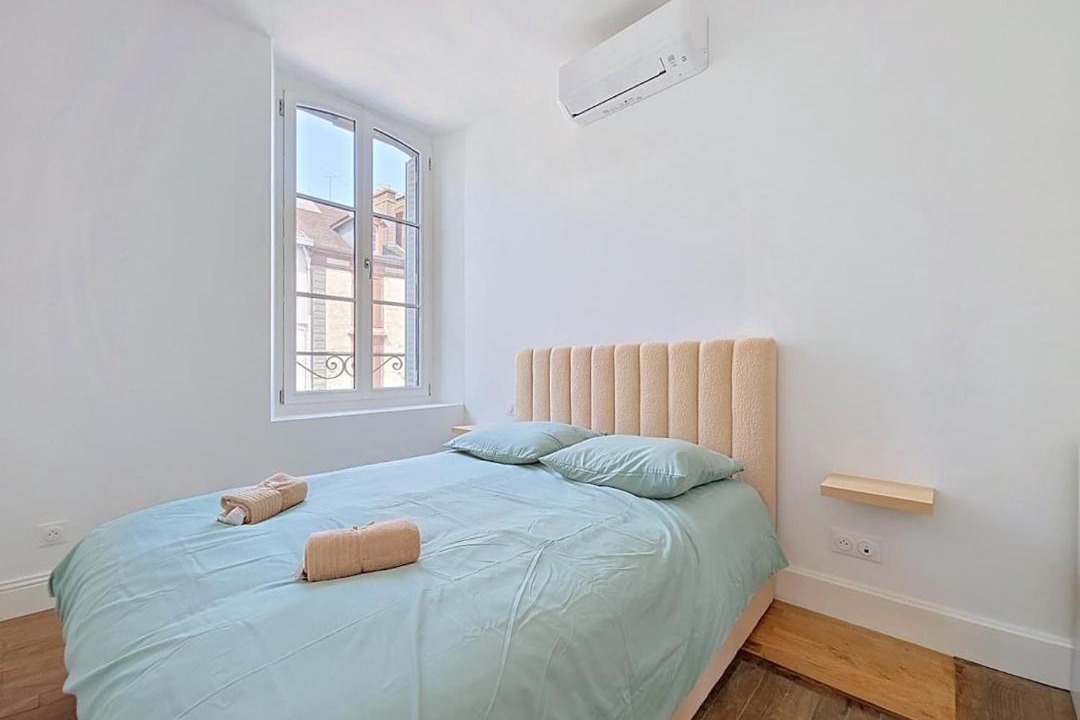 Photo of Bedroom in Sainte-Savine