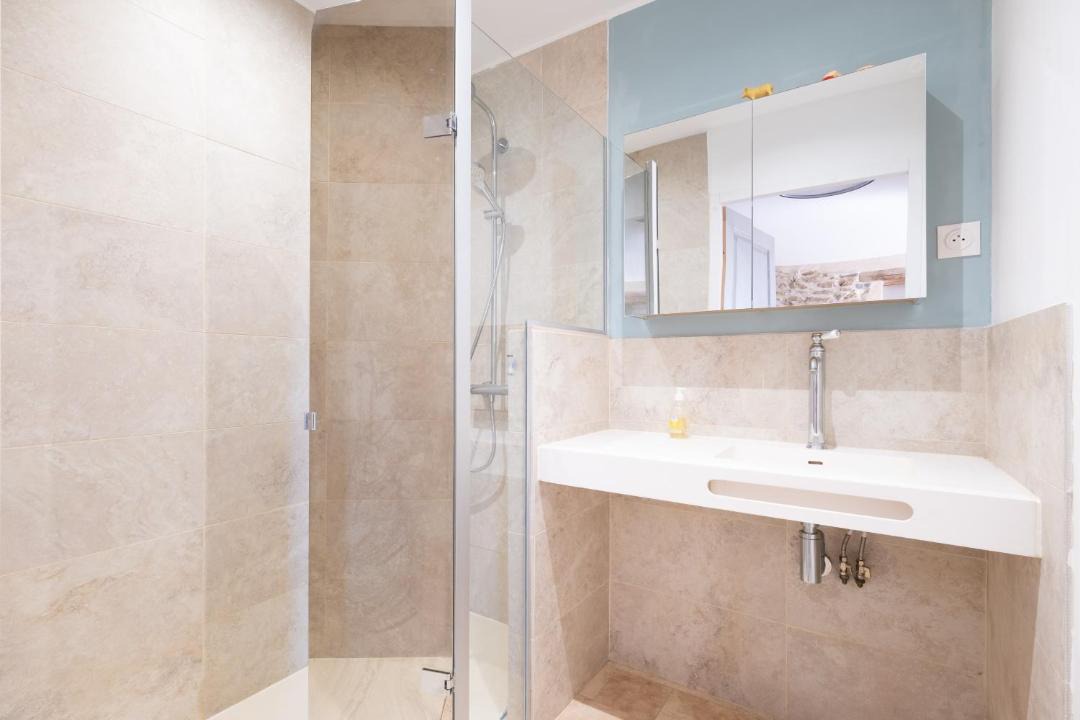 Photo of Bathroom in Saint-Paul