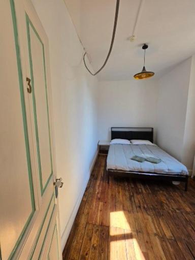 Photo of Bedroom in Chalons-en-Champagne
