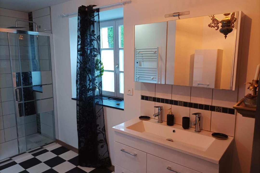 Photo of Bathroom in Autigny-la-Tour