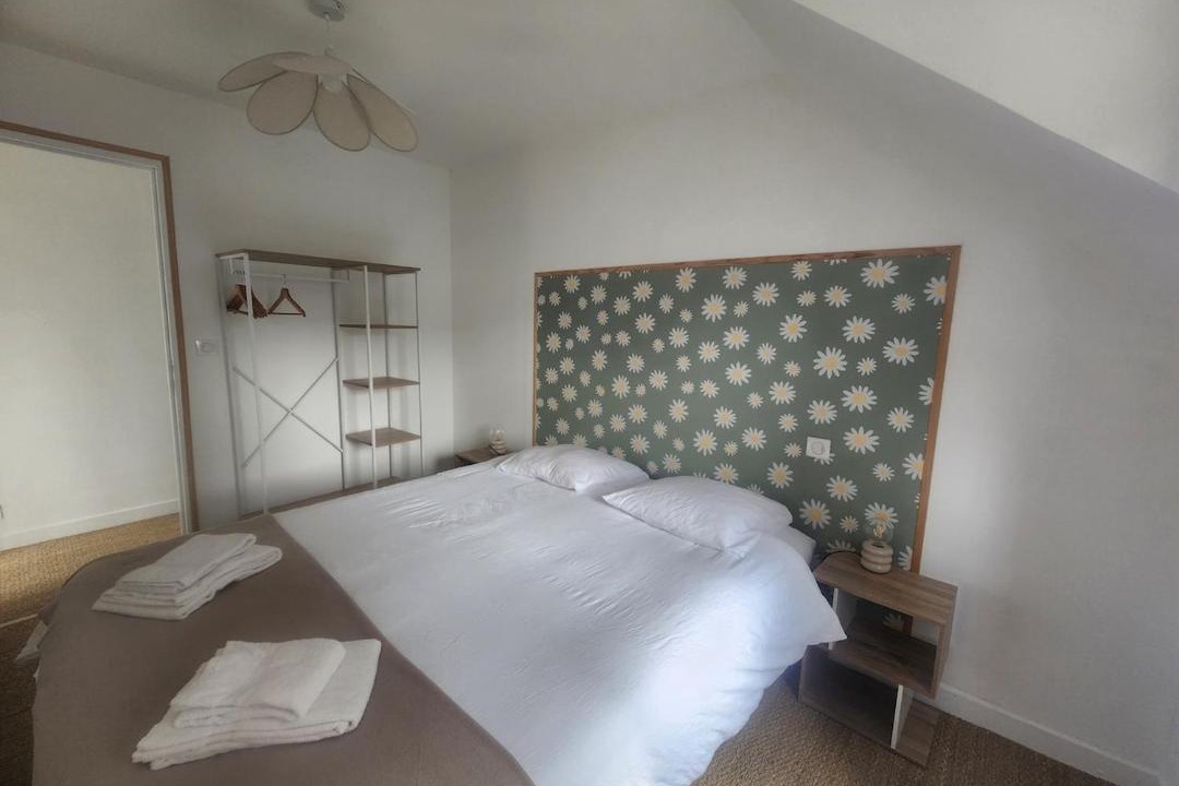 Photo of Bedroom in Lamballe