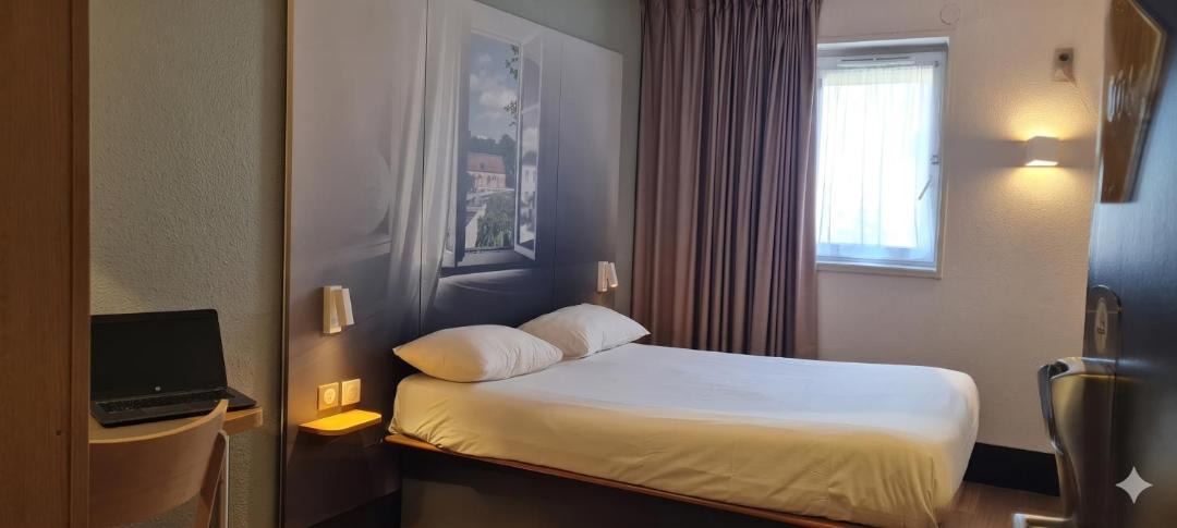 Photo of Bedroom in Saint-Parres-aux-Tertres