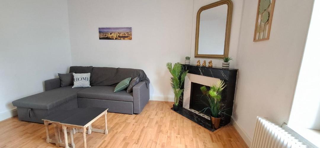 Photo of Livingroom in Poincare - Foch - Anatole France - Croix de Bourgogne