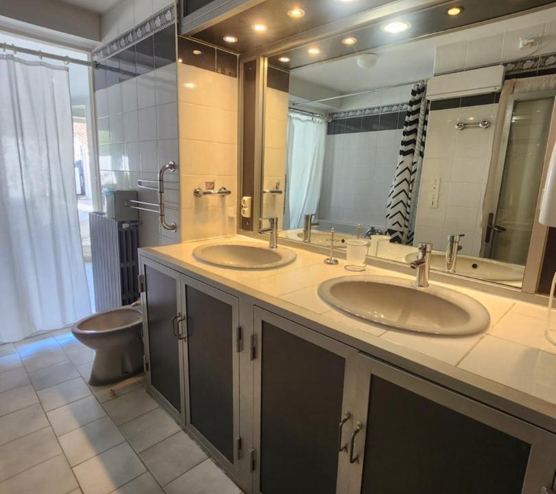 Photo of Bathroom in Meynes