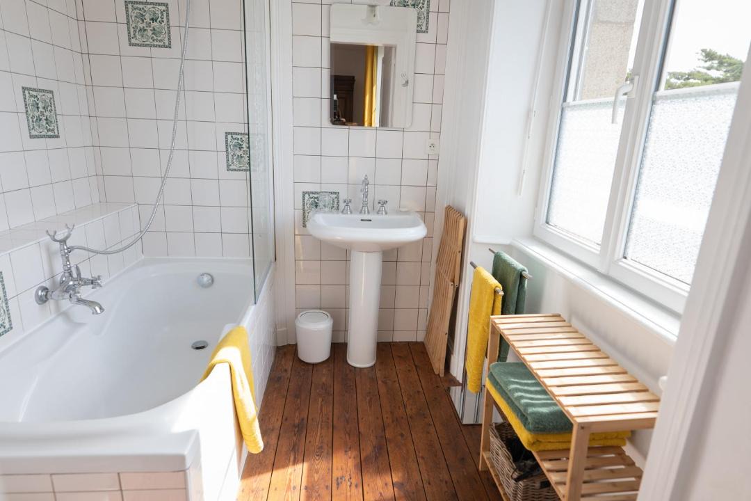Photo of Bathroom in Plevenon