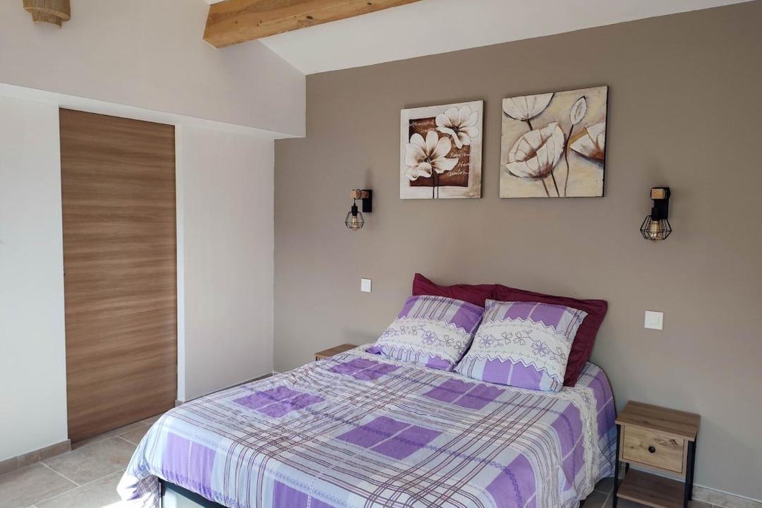 Photo of Bedroom in Regusse