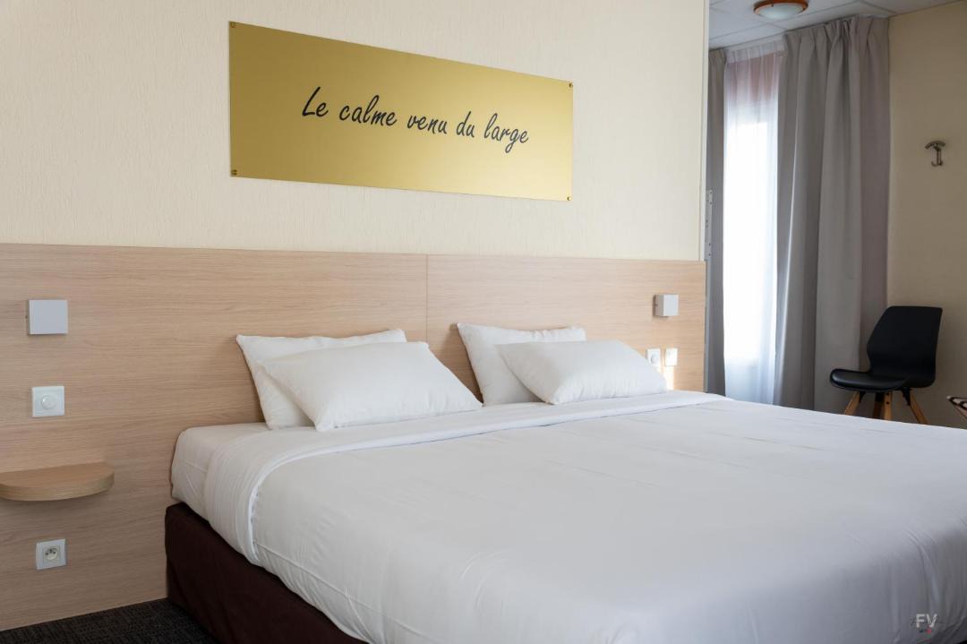 Photo of Bedroom in Lamballe