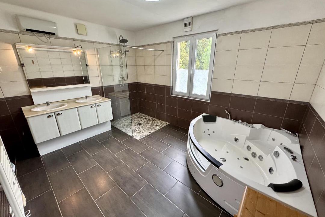 Photo of Bathroom in Saint-Just-Sauvage
