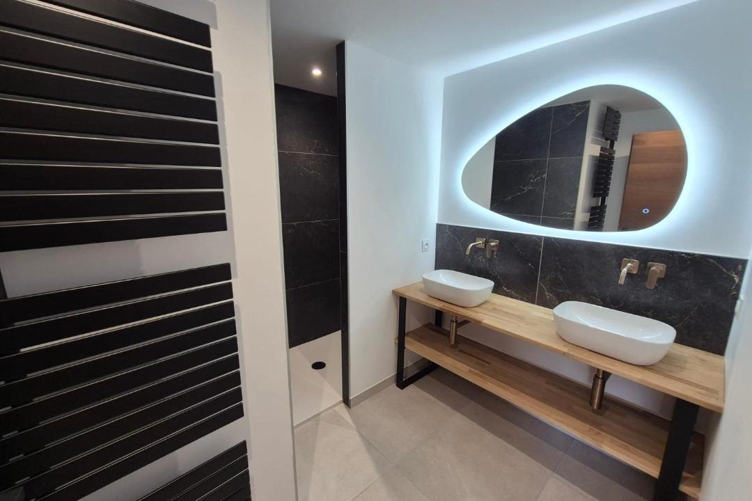 Photo of Bathroom in Faucon-de-Barcelonnette