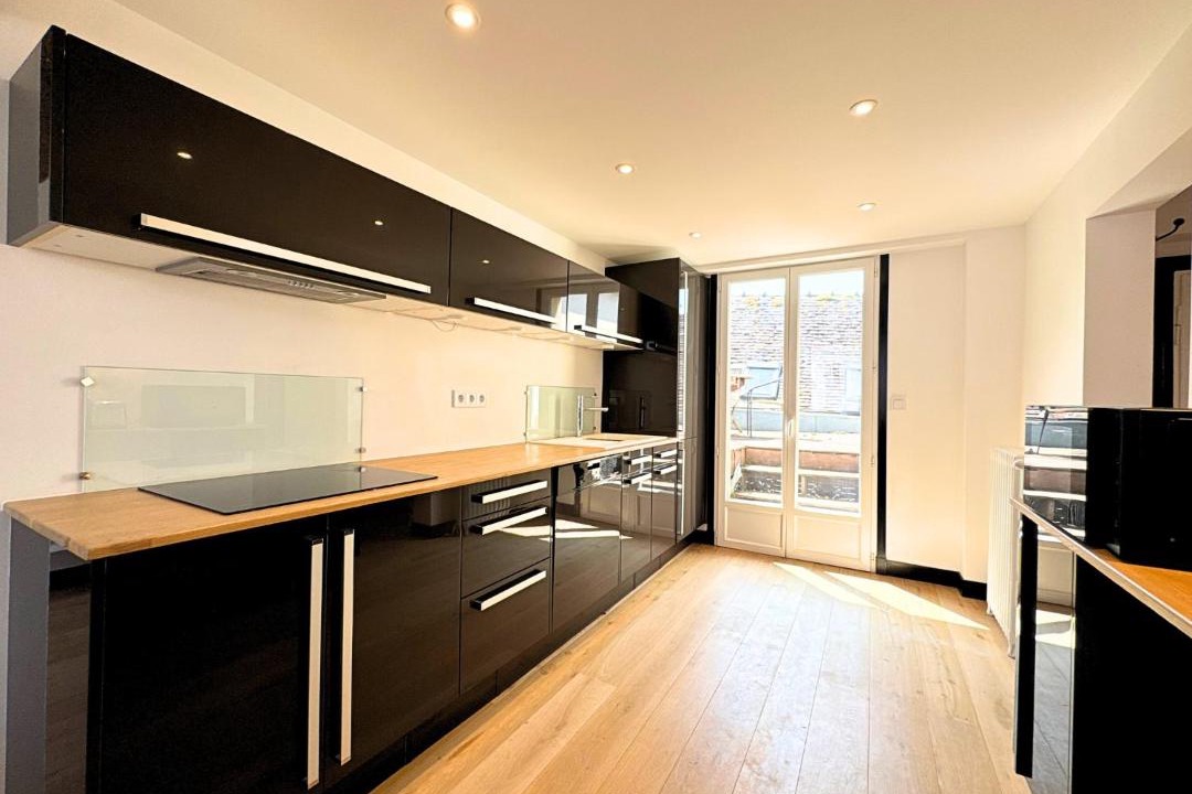 Photo of Others in Sens