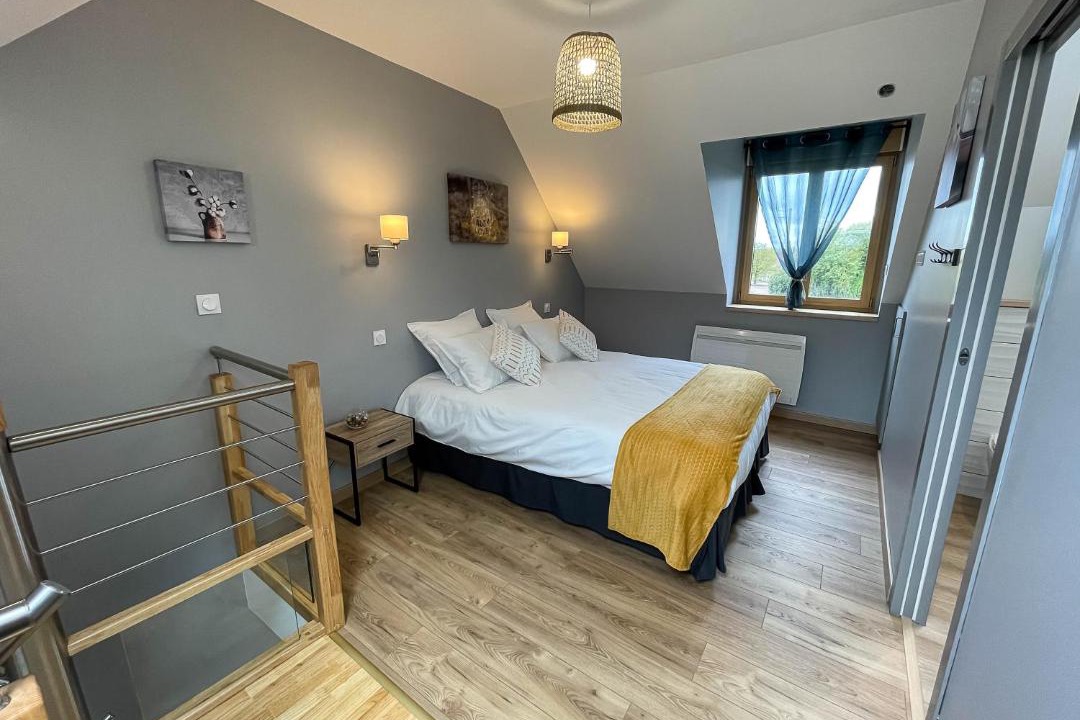 Photo of Bedroom in Flogny-la-Chapelle