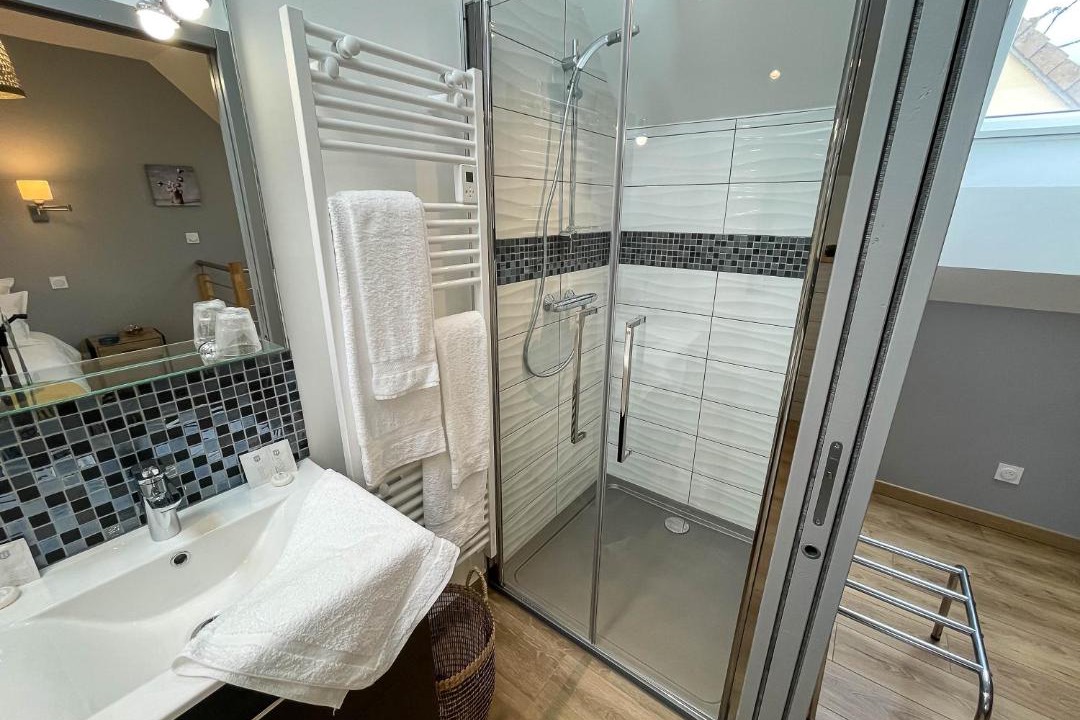 Photo of Bathroom in Flogny-la-Chapelle
