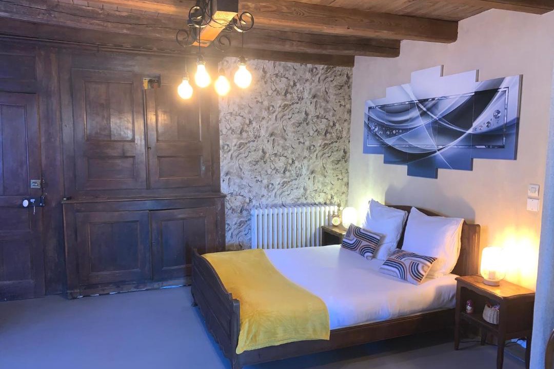 Photo of Bedroom in Mont-l'Etroit
