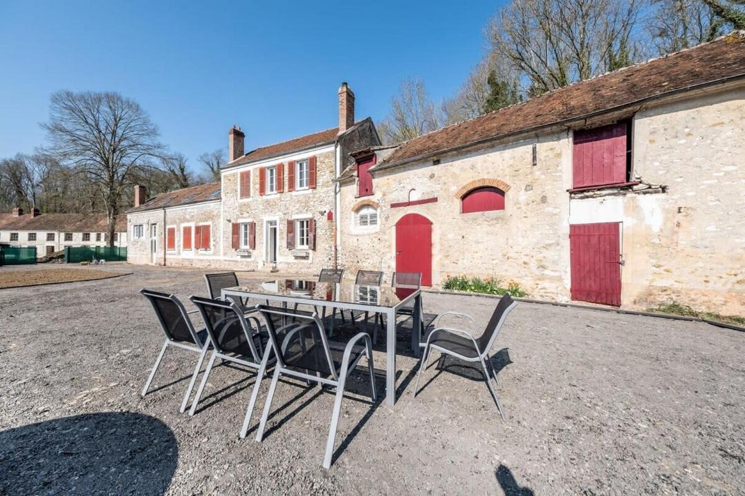 Photo of Others in Jouy-sur-Morin