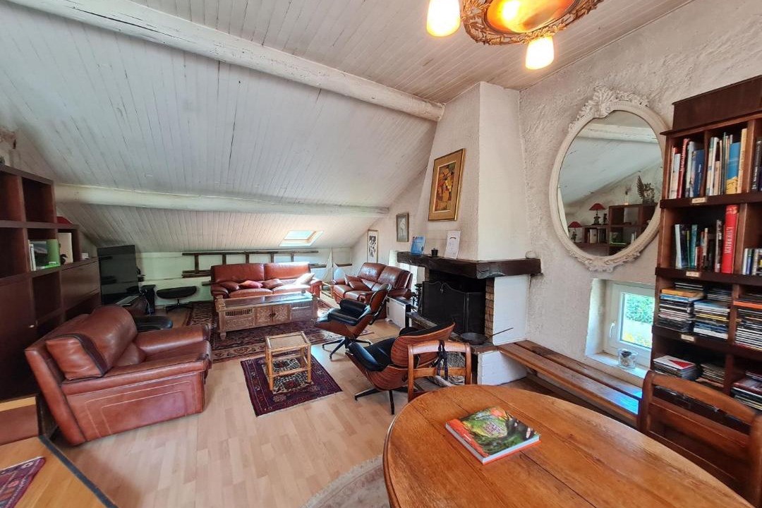 Photo of Livingroom in Bayonville-sur-Mad