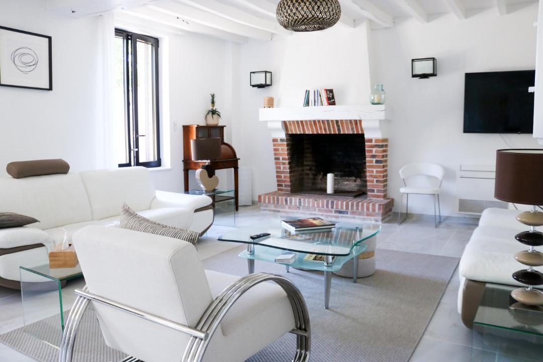 Photo of Livingroom in Courmemin