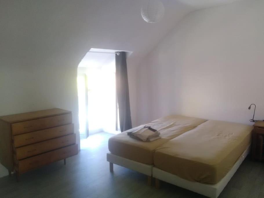 Photo of Bedroom in Languenan