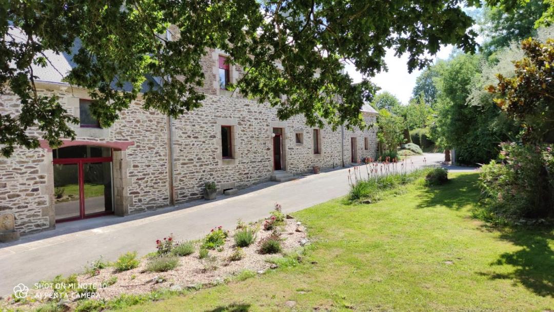 Photo of Buildings in Langoat