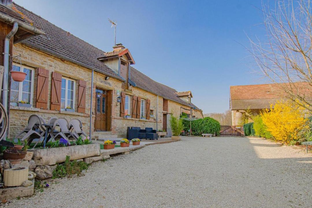 Photo of Buildings in Briel-sur-Barse