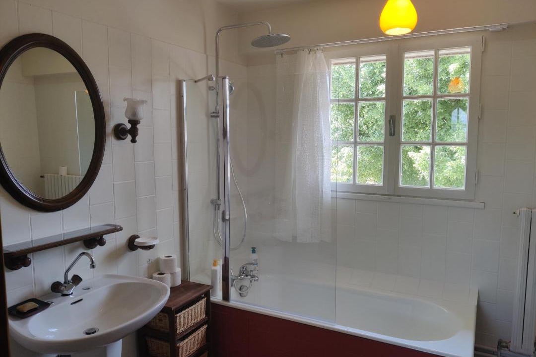 Photo of Bathroom in Boeurs-en-Othe