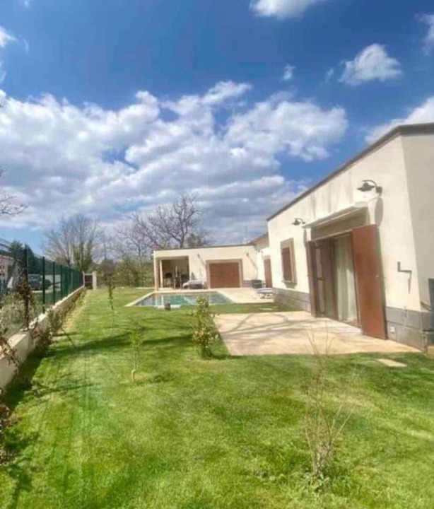 Photo of Buildings in Nans-les-Pins