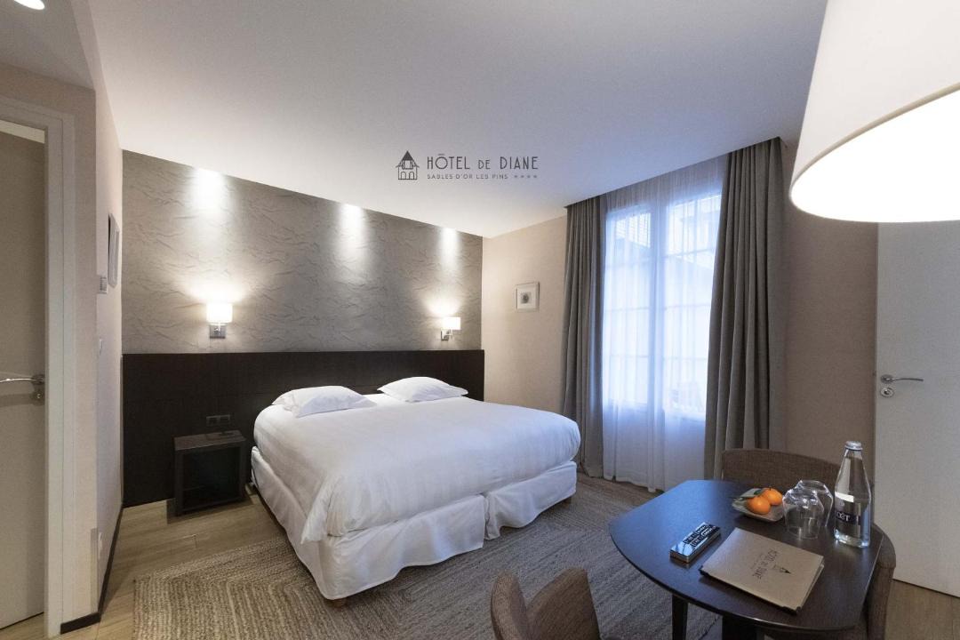 Photo of Bedroom in Sables-d'Or-les-Pins