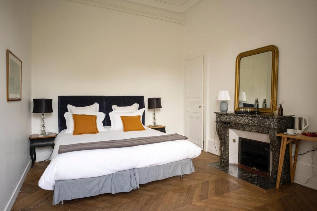 Photo of Bedroom in Republique