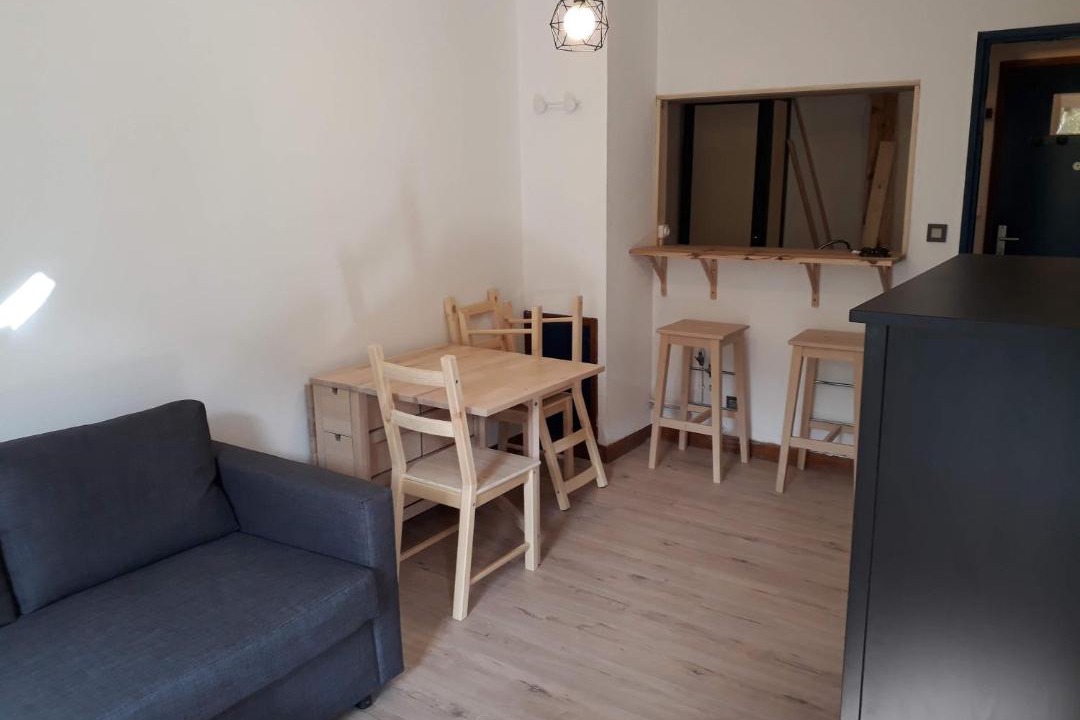 Photo of Livingroom in Genos