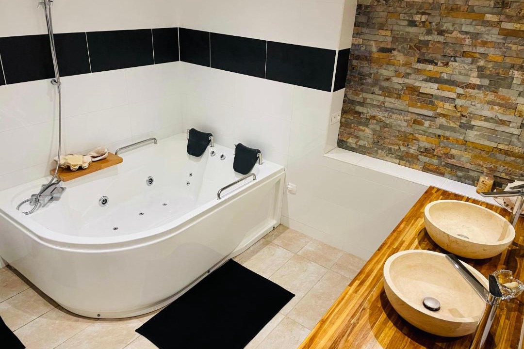 Photo of Bathroom in Montazels