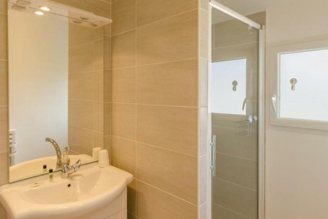 Photo of Bathroom in Romilly-sur-Seine