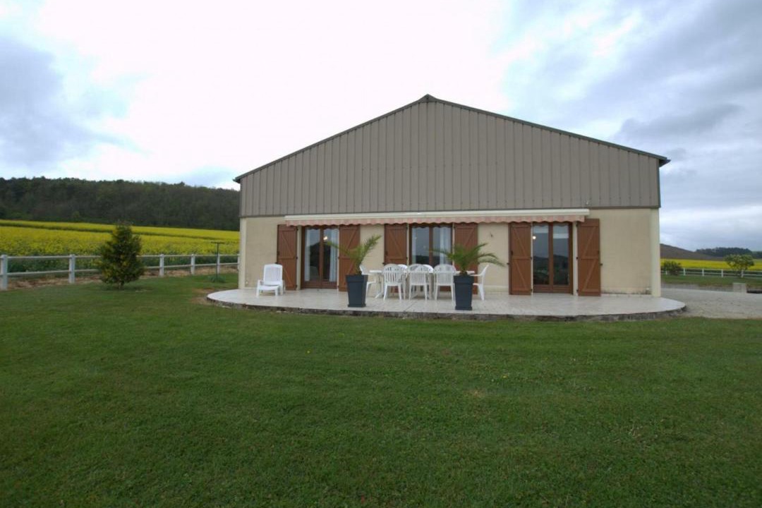 Photo of Buildings in Avirey-Lingey