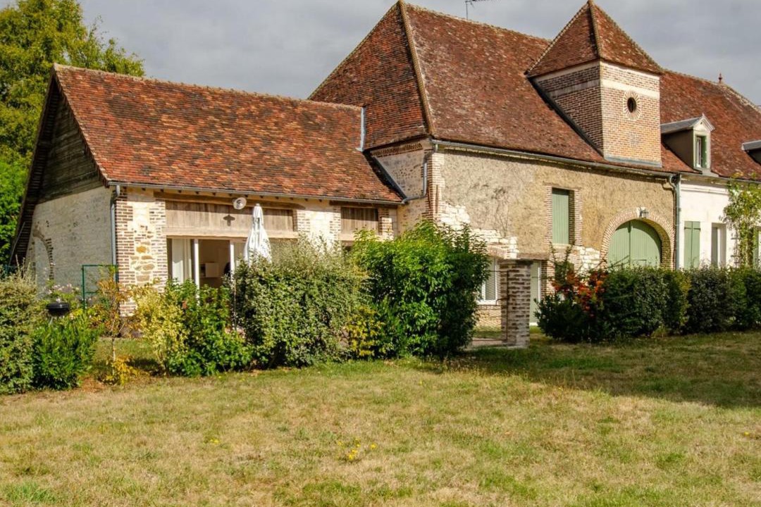 Photo of Buildings in Eaux-Puiseaux