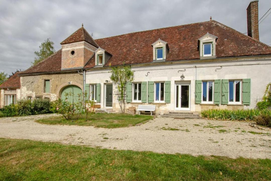 Photo of Buildings in Eaux-Puiseaux