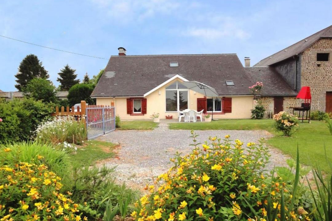 Photo of Buildings in Riupeyrous